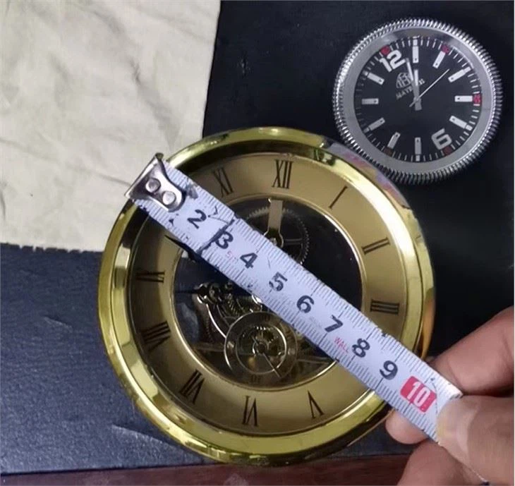 car dashboard clock 1
