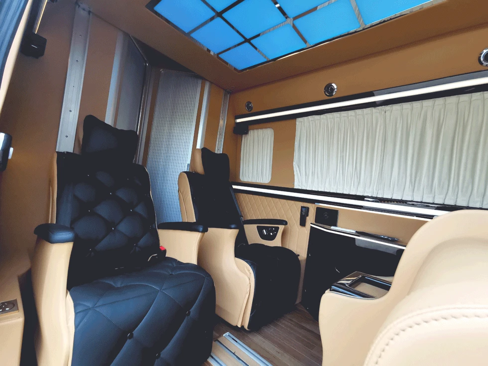 Gelin Bu Mercedes-Benz Sprinter Karavan Araba İç Parçalarına Bakın