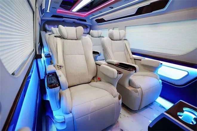 Dokuz Koltuk Toyota Hiace Koltuklar, Kubbe Işıklar, Katlanır Masa, Perdeler D...