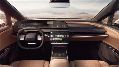 Balıkçı Adam Kendinden Geçmiş Tesla Yerel Eski Rakip Lucid Yeni Araba Çıktı